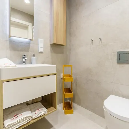 Shellter Design Przy Plazy- * רוגובו