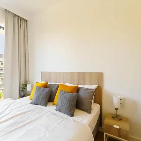 Shellter Design Przy Plazy- רוגובו