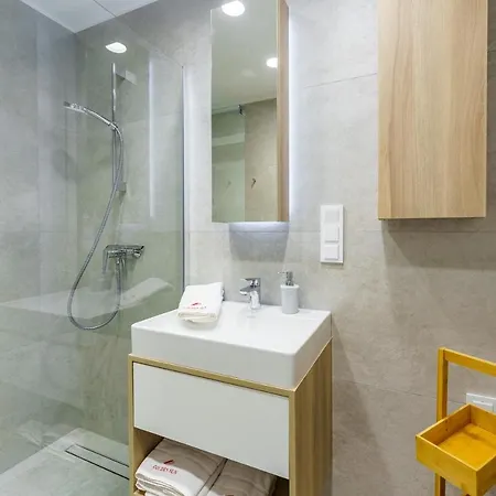 Shellter Design Przy Plazy- דירה רוגובו