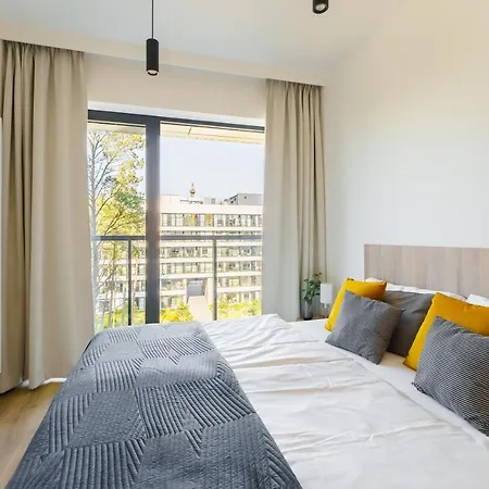 Shellter Design Przy Plazy- *