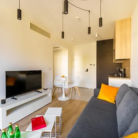 Shellter Design Przy Plazy- רוגובו