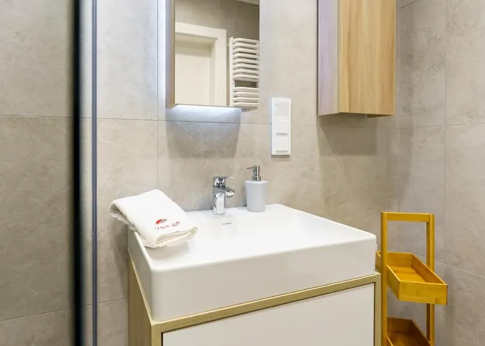 Shellter Design Przy Plazy- Lägenhet